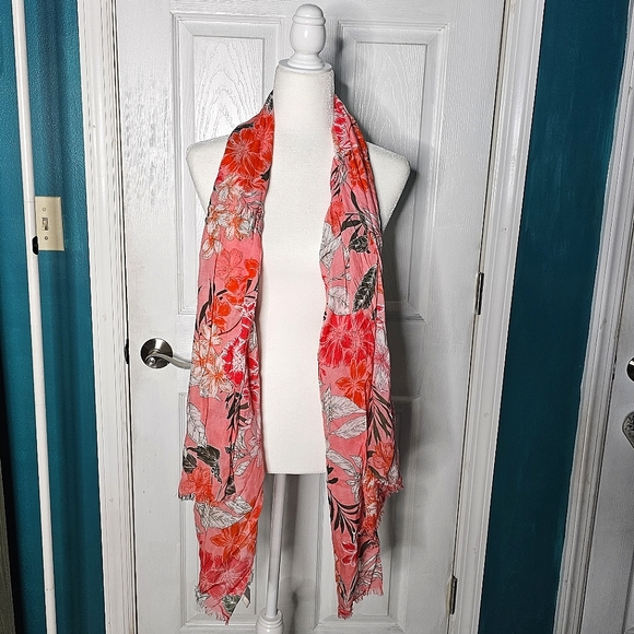 Scarf bundle (one NWT) - Picture 7 of 14